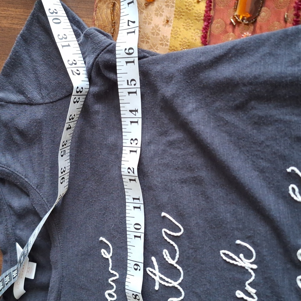 Lauren Conrad XS Tee - Picture 4 of 5